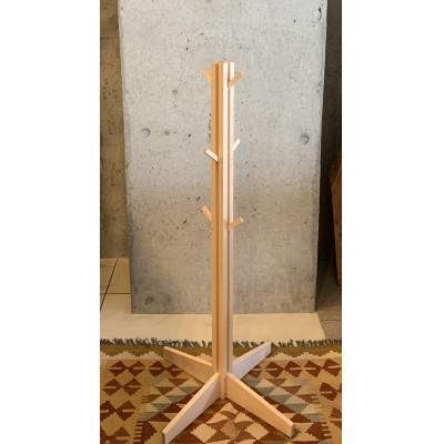 ふるさと納税 交野市 北欧調の木製ポールハンガー100cm(メープル材)コートやカバン、帽子をオシャレに掛けられる♪