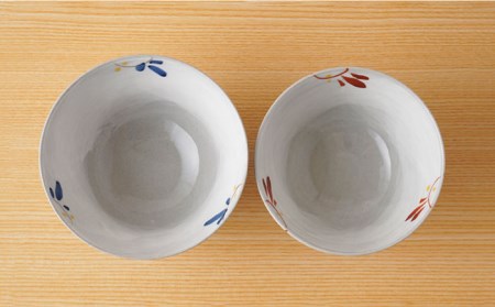 【波佐見焼】唐草小花 茶碗・コップ（青大・赤小）セット 食器 皿 【陶もと】 [PE30]  波佐見焼