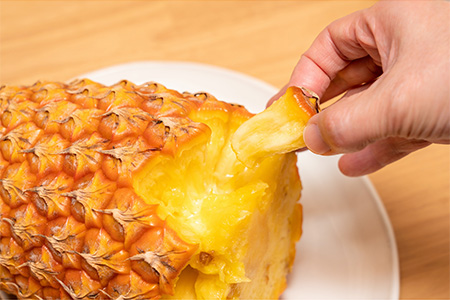 【予約受付】【農林水産大臣賞受賞】當銘さんグループのスナックパイン２．２ｋｇ（２玉～５玉）【2026年4月20日より順次発送予定】YK-2 