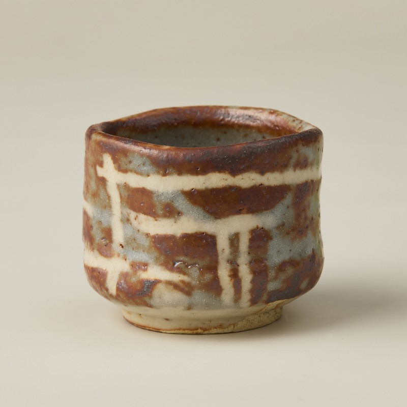 
            志野ぐい呑-2　作者：守谷　宏一　／　美濃桃山陶　陶芸　陶器　伝統工芸　焼物 【岐阜県 可児市 陶芸品 1点 限定 チョイス限定 陶芸品 ギフト プレゼント 雑貨 食器】
          