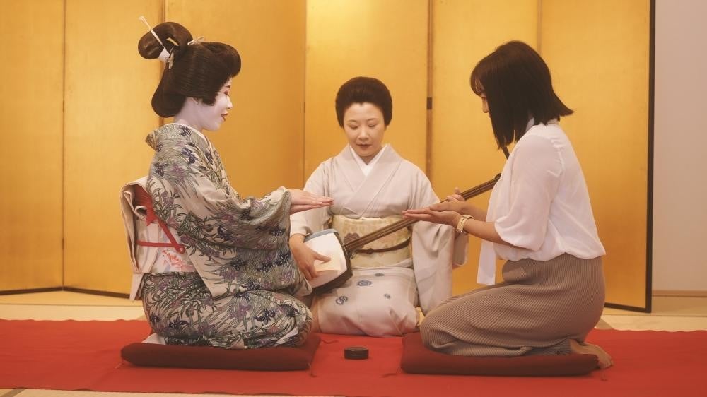
            芸者体験をしながら、お食事を楽しめる『芸者ふるさと納税パック』団体36名様　会席膳　飲み放題付き
          