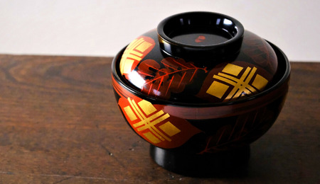 【伝統工芸品】【秀衡塗】秀衡塗 秀衡大椀（柏紋）蓋付 5個組 【ocy915-kas-l-5】