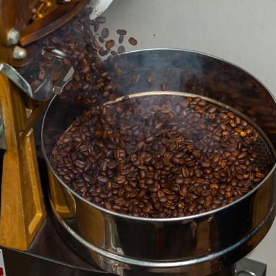 ふるさと納税 松山市 【毎月定期便】コーヒー「深煎りマンデリン200g(豆のまま)」坊っちゃん珈琲 自家焙煎　全3回 |  | 01