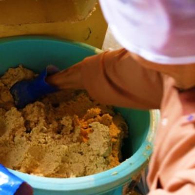 ふるさと納税 小郡市 無添加 味噌 たるみ農園の天然醸造仕込み 米味噌 850g×2[No5354-0291] |  | 02