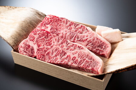 【畜産農家支援】【4等級以上】【カネ吉山本】近江牛[吟] ステーキ用 サーロイン【400ｇ（約 200g×2枚）】【Y021SM1】【リピート多数】【頑張った方へのご褒美を贅沢に】