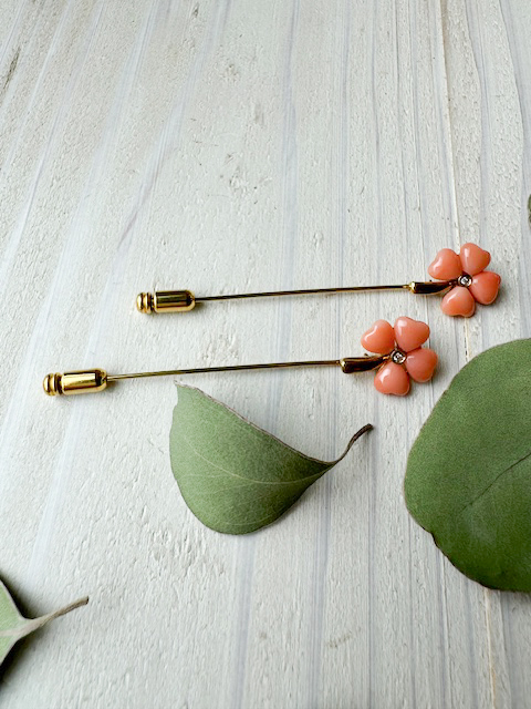 幸運をはこぶ四つ葉のクローバー ピンブロ—チ 【有限会社米沢サンゴ店】 [ATCX058]