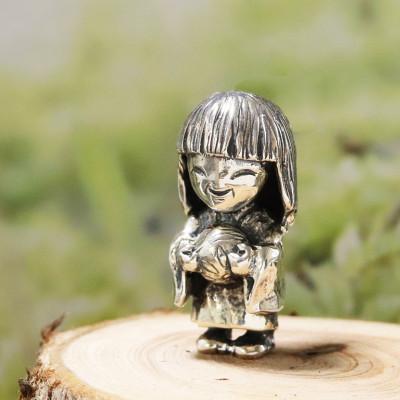 ふるさと納税 山梨県 【和の彩 wanoiro】銀製『座敷わらし』妖怪もののけ根付ジュエリー 659-856