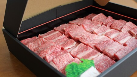 【5ヶ月/ 定期便 】きたかみ牛 牛肉 贅沢コース A5 A4 人気 肉 牛ロース 上カルビ モモ カタ バラ すき焼き 焼肉 BBQ お歳暮 忘年会 贈答用 岩手県 北上市 P0022 （お肉のたか