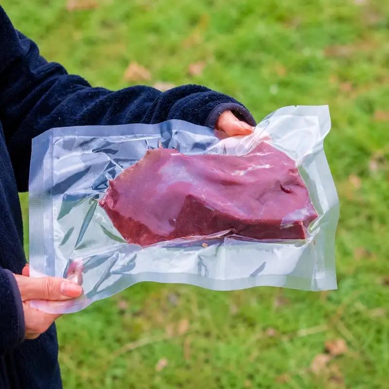 天然ジビエ肉 (冷凍) ブロック肉 1kg (シカ肉) クール便 / ジャーキー シカ ペット フード 肉鹿 おやつ 犬用 ドッグフード 生肉【wmk946-gibi-block】