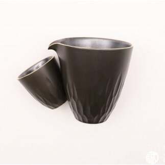 黒マット 酒器セット / 片口 1個・盃 1個 和食器 深海三龍堂 有田焼 日本酒 おちょこ ぐい呑 徳利 sake 吟醸 大吟醸 純米酒 黒 ブラック A20-522_イメージ4