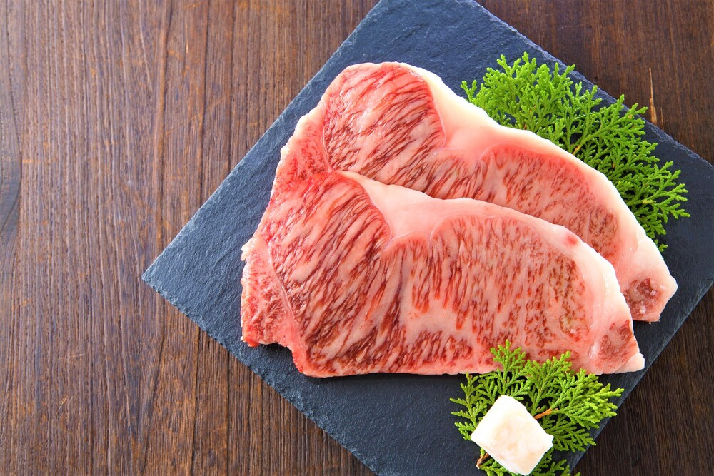 
            【毎月定期便】【A4～A5】博多和牛サーロインステーキ 500g (250g×2枚) 全3回　AO074
          