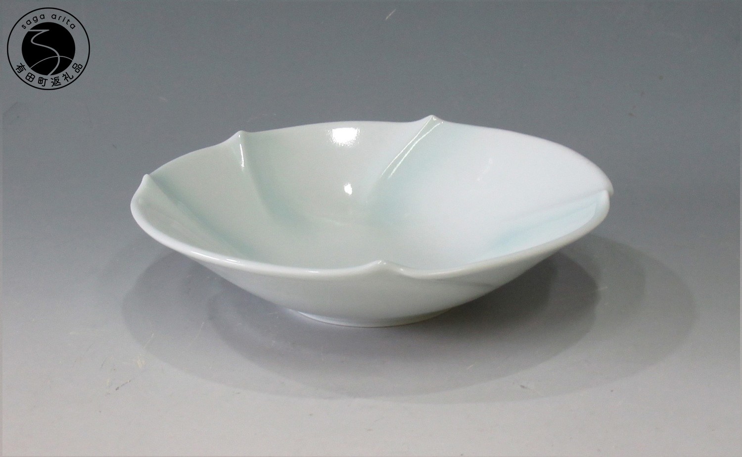 
                  日展会友 照井一玄作 有田焼 白磁 花形 深皿【岳窯】食器 器 うつわ 白磁 花形 ボウル 盛鉢 煮物皿 シチュー皿 和食器 ろくろ成形 作家 作家もの 照井一玄 A20-672
                