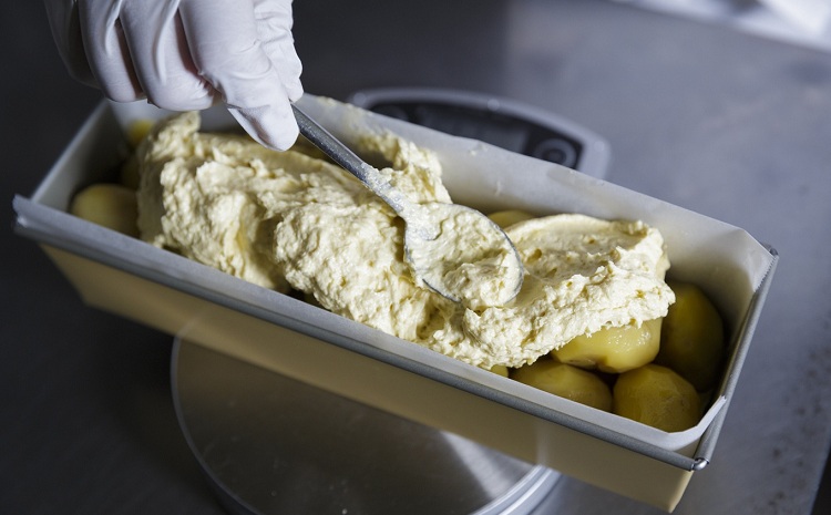 渋皮栗のパウンドケーキ 【 京都 丹波栗 くり 国産 和栗 栗のお菓子 スイーツ 秋 渋皮煮 マロン 濃厚 クリーム 菓歩菓歩 】※北海道・沖縄・その他離島は配送不可