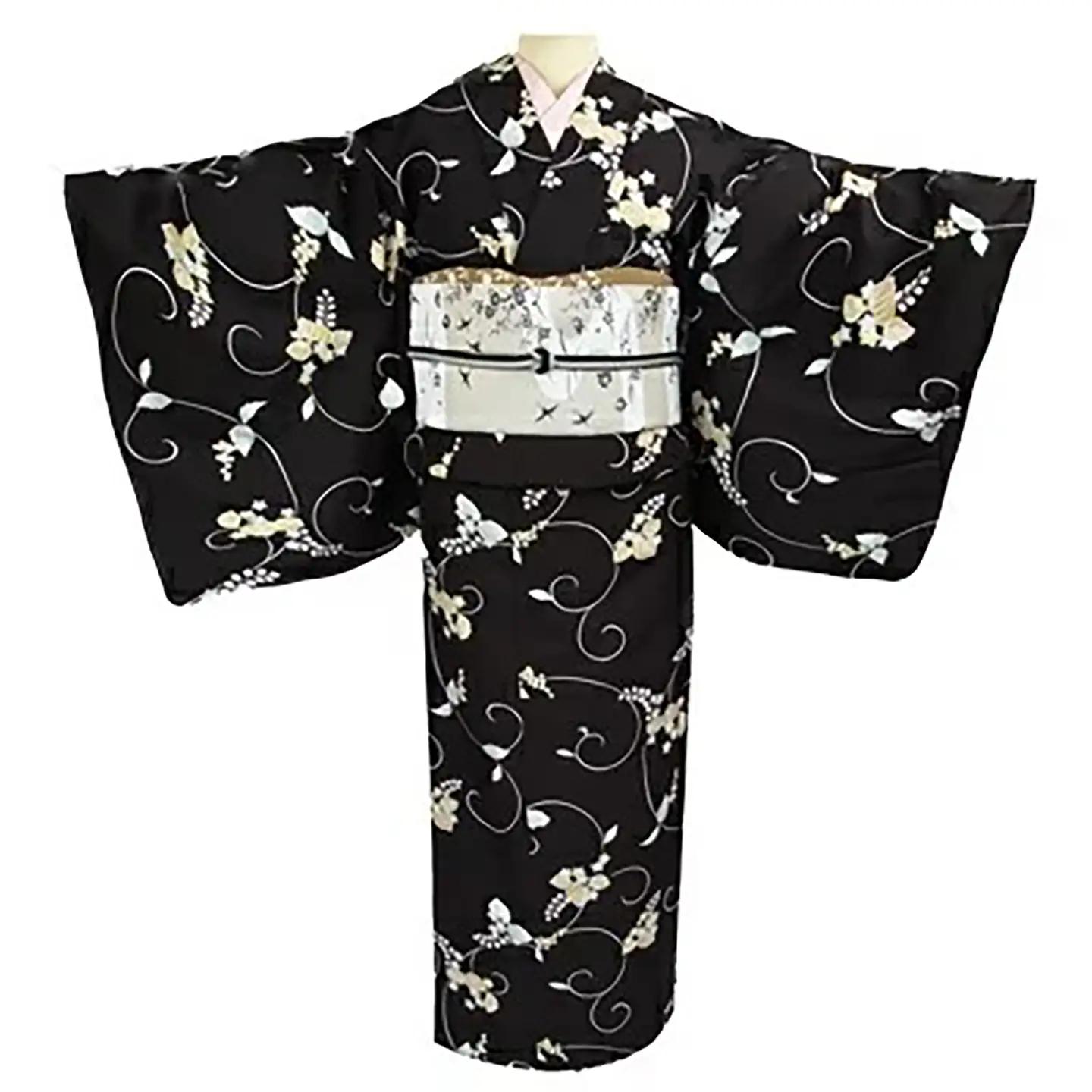 車いす用着物レンタル3日間＜小紋:黒色 葡萄柄 太鼓帯:白色 水辺に鶴柄(草履付き)＞ 着物