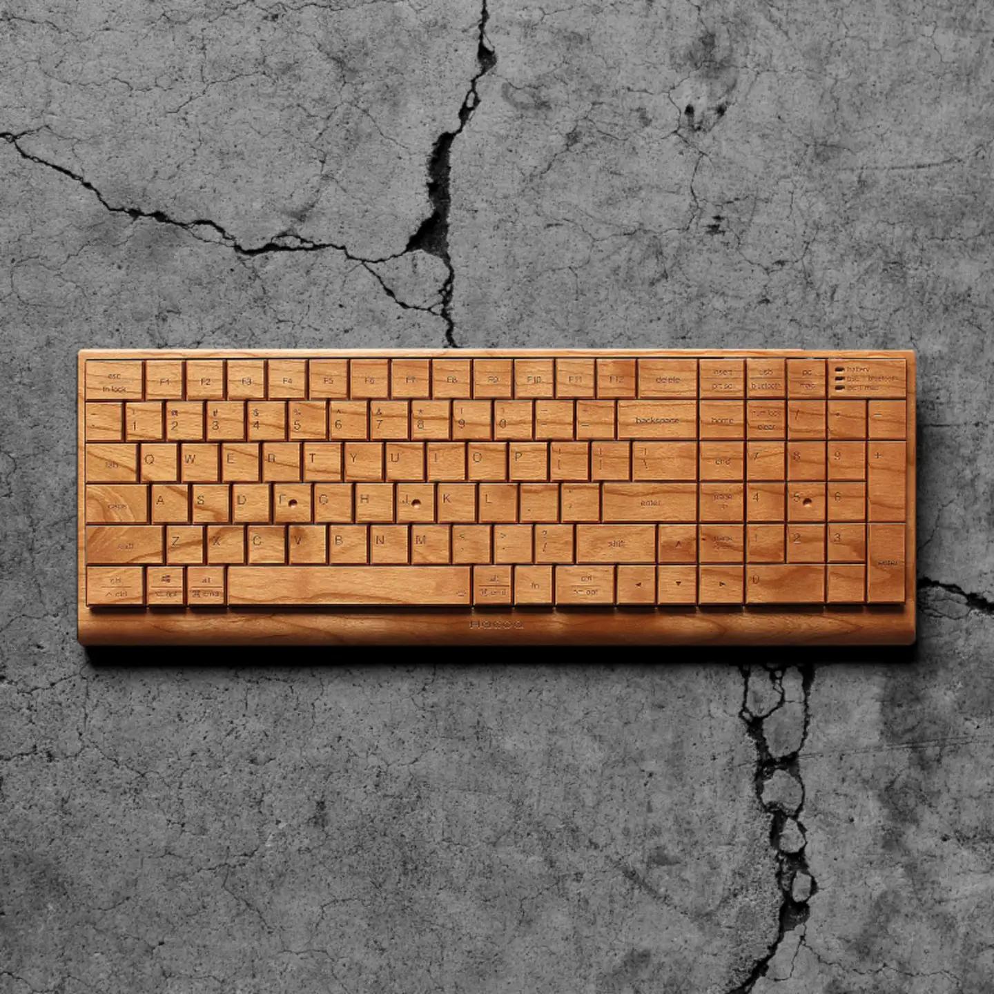 【Hacoa】無機質なパソコン周りに温もりをプラスする木製キーボード チェリー「Full Ki-Board Wireless」
