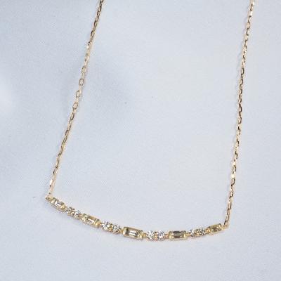 ふるさと納税 甲府市 K18YG 0.50ct　バゲット&ラウンドダイヤモンドラインネックレス　P2428 |  | 01