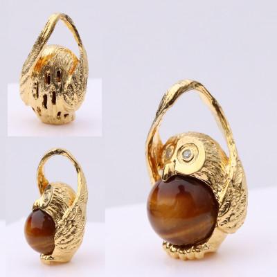 ふるさと納税 山梨県 金色の虎目石を掴み　知恵と幸運を招く 幸せふくろう根付　659-882 |  | 01