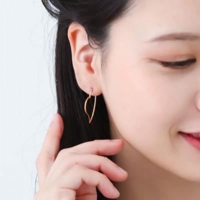 ふるさと納税 山梨県 【山梨県】【ジュエリー】K18 heart reef/ハートリーフ M ピアス |  | 03