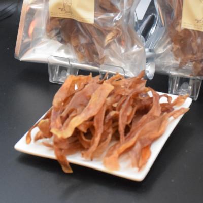 ふるさと納税 美唄市 DearHoundsこだわりの愛犬愛猫おやつ 鶏冠【細切り】ジャーキー100g×2個　合計200g |  | 01
