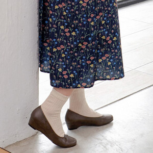 ウェッジプレーンパンプス｜ダークグレー SS(22.5cm) レディース パンプス 3.5cmヒール ウエッジソール 幅広 甲高 外反母趾 ゆったり幅 大人気 靴 お仕事靴