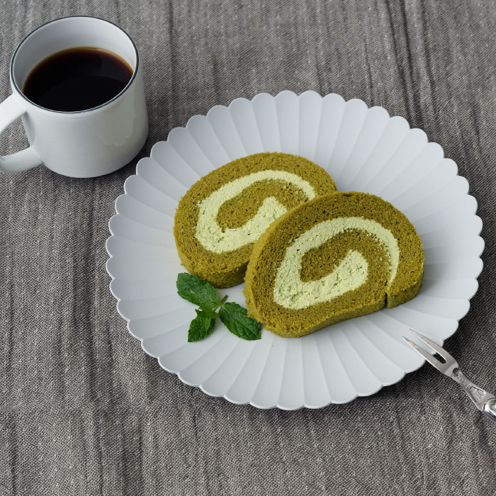 【プレミアム米粉ロールケーキ】新緑ロール【グルテンフリー 誕生日 ギフト 洋菓子 焼菓子 嬉野茶】(H053291)