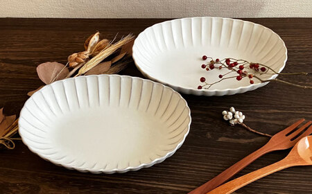 【瀬戸焼】菊紋白楕円鉢 2枚セット【株式会社まるたか水野コーポレーション】 / 皿 食器  ギフト プレゼント / 瀬戸市[BBBF018]