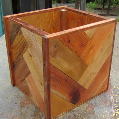 ふるさと納税 泉南市 ●手作り木製　ヘリンボーン柄の鉢カバー・鉢ポット(8号用)「ミディアムウォルナット」