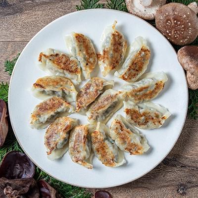 ふるさと納税 都城市 香り立つ!「きのこ餃子」 |  | 01