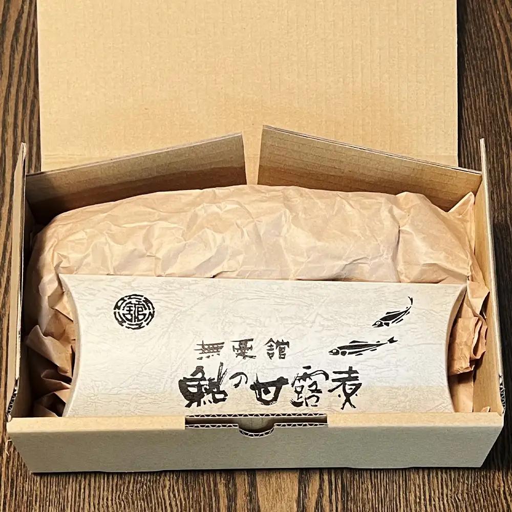 鮎の甘露煮3尾入り 無憂舘（府中市） ／ あゆ 魚 惣菜 ご飯のお供 鮎料理 真空パック 老舗 伝統製法 秘伝のタレ 甘辛 旨味 しっとり お歳暮 お中元 贈答品 広島県 No.1163