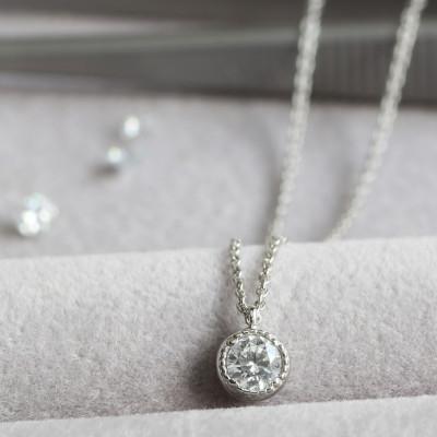 ふるさと納税 大津市 プラチナ900【0.2ct ラボダイヤモンドネックレス】ミルグレイン 未来の輝き 一粒ペンダント |  | 01