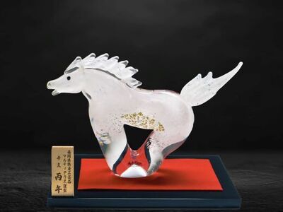 玻璃の干支シリーズ　開運干支　丙午　【002Z】[G4661]