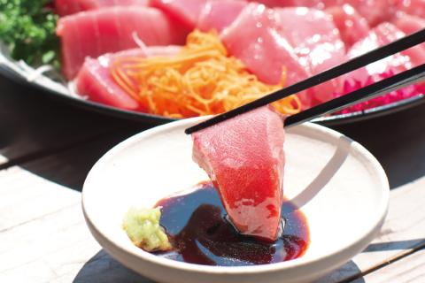 本マグロ（養殖）トロ＆赤身セット 240g 【11月発送】高級 クロマグロ  中トロ 中とろ 大トロ 大とろ まぐろ マグロ 鮪 刺身 赤身 柵 じゃばらまぐろ 本マグロ 本鮪【nks113B-11】