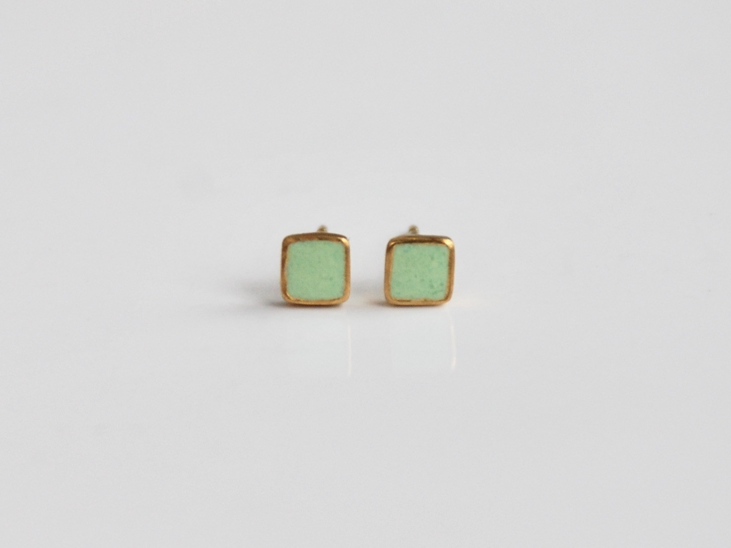 Kenichi Kondo　Point pierce（七宝ピアス）K18／ミントグリーン