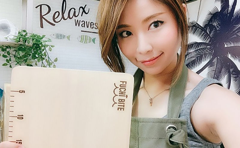まな板 木製 青森ヒバ スケール付き 抗菌 国産 キッチン 調理器具 カッティングボード カットボード 釣り アウトドア キャンプ 430mm FUCHI BITE 魚 おしゃれ 日用品 天然木 職人 手作り 国産材 包丁傷 滑り止め 衛生 まな板スタンド