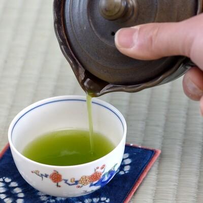 ふるさと納税 神埼市 【新茶受付中5月中旬〜発送開始】普段使いに「煎茶」200g×4本・茶缶付き (H047107) |  | 01