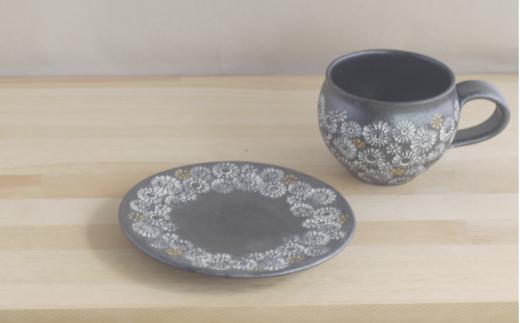 武雄焼(陶器)カップ＆ソーサーセット 黒花三島