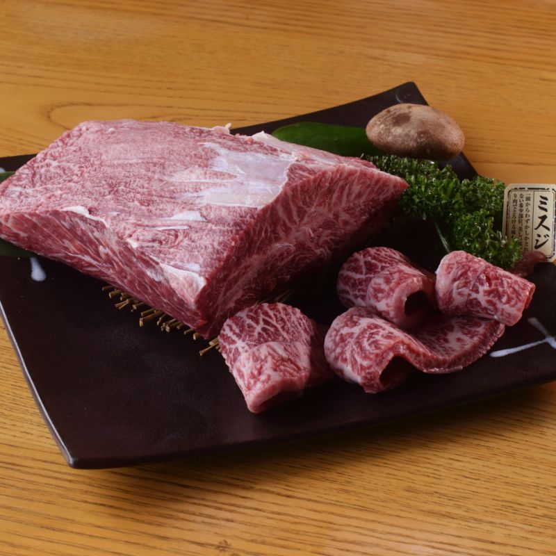 【ふるさと納税】国産黒毛和牛A4A5ランク ミスジ 1kg チルド 漬け込み肉 味付き肉 タレ付き 肉 お肉 牛肉 貴重 甘い 旨味 クセ こだわり 厳選 上質 鮮度 美味しさ 最高品質 安心 安全 おもてなし 自然