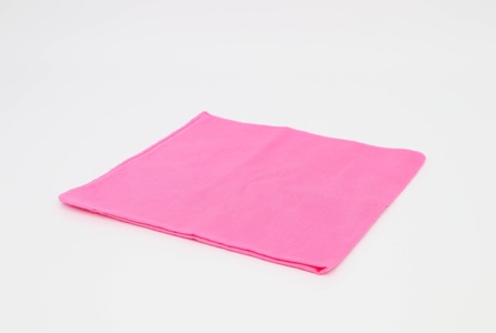 烏梅職人による伝統製法 紅花染めハンカチ（絹） bka01