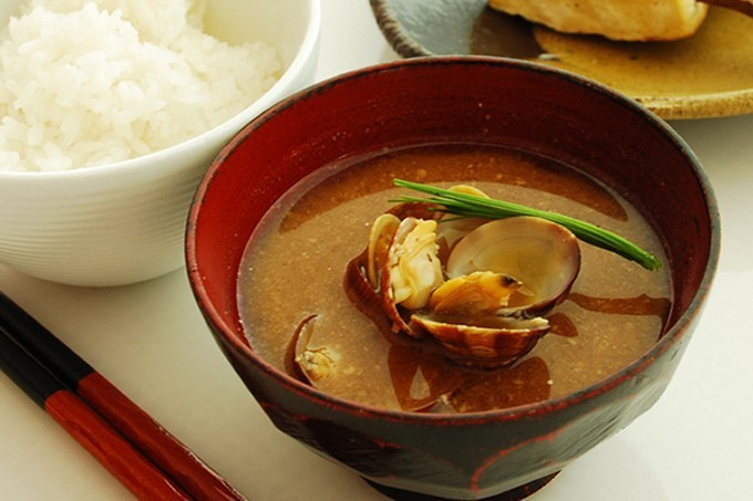 京都・喜右衛門「有機黒大豆味噌」1kg 【みそ 味噌 みそ汁 無農薬 有機 オーガニック 生みそ 天然醸造 発酵食品 豆味噌 大豆味噌 調味料】