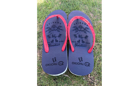 【26cm】プロ野球コラボ島ぞうり(ヤクルトスワローズ)   | 沖縄 プロ野球 ヤクルト ヤクルトスワローズ スワローズ 島ぞうり 旅行 美浜 トラベル キャンプ 人気 おすすめ 北谷 ちゃたん お