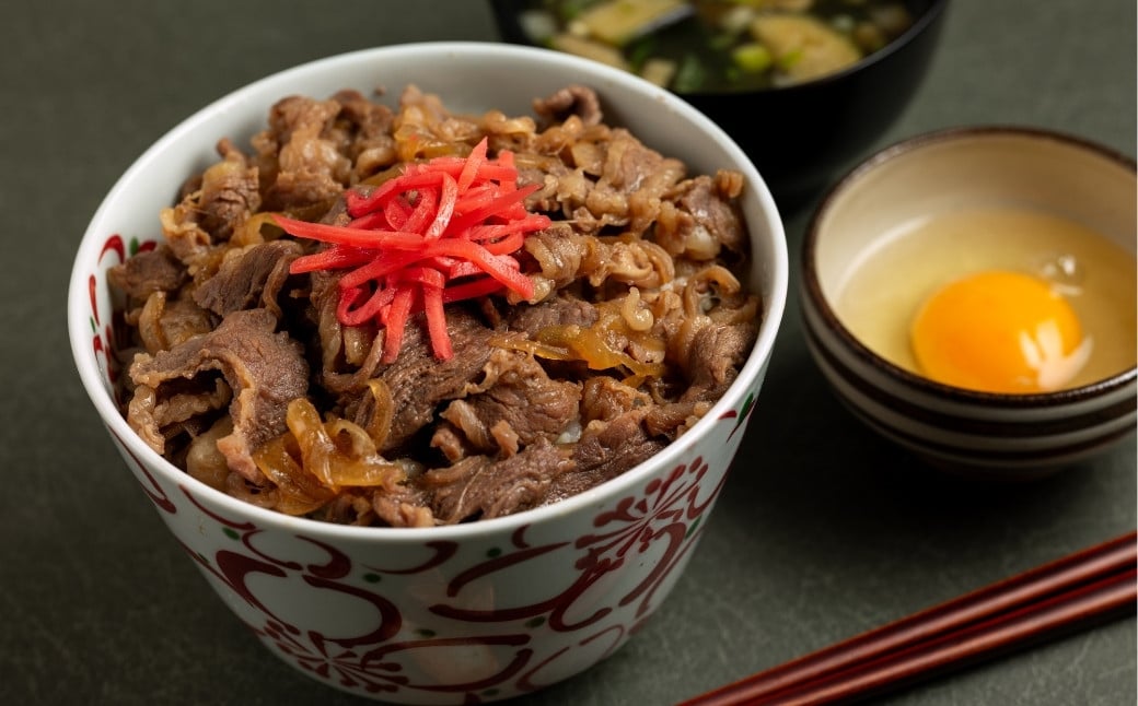 スライスは、しっかりお肉の旨みを味わえる牛丼がおすすめ！