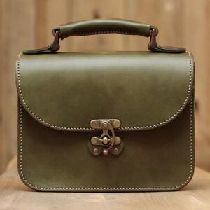 蝶モチーフのアンティークなヌメ革2wayバッグ≪グリーン≫【hrn08】