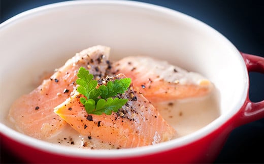 子供から大人まで世代を問わず好まれるサーモン。
血流を良くし、コレステロール値を下げる効果も!
美容、健康に嬉しいお魚です。