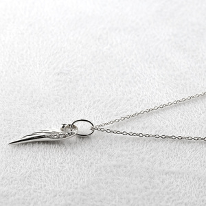 ネックレス プラチナ pt900 メンズ フェザー 羽根 ダイヤモンド ペンダントトップ 羽 シンプル メンズジュエリー 普段 使い 190523100dpm-s SWAA333-pt