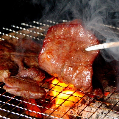 登米産原料100%の味噌を使用した熟成厚切り牛タン　約500g(250g×2パック/3～4人分)【配送不可地域：離島】【1407857】