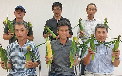 とうもろこし農家のみなさんです。