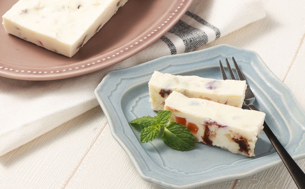 ドライフルーツとナッツのカッサータ（約200g×2本）・中札内たまごのカタラーナ（約200g×2本）