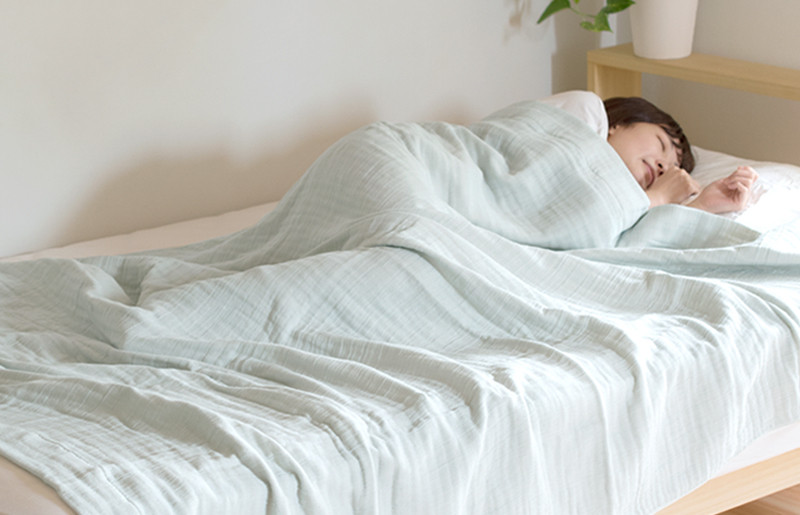 
                  sasara 4重ガーゼケット（ミストブルー）
                