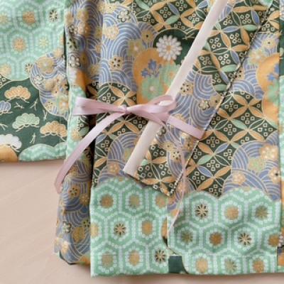 ふるさと納税 みよし市 60‐70size　ベビー袴とかぶれる布兜のセット(雲取り文様×ベージュの袴) |  | 02