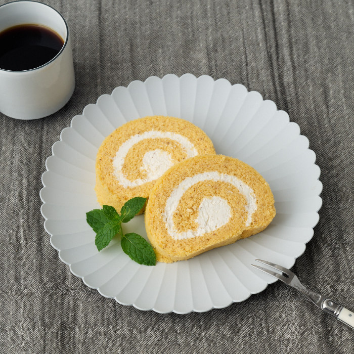 【プレミアム米粉ロールケーキ】神埼菱の実ロール【グルテンフリー 保存料不使用 贈り物 お歳暮 お中元 お祝】(H053296)